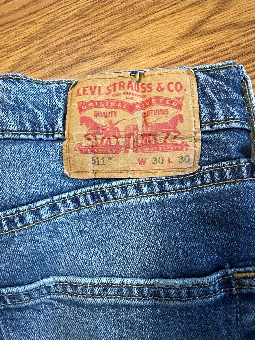 Levi's Slim Men's Jeans in Blue Denim with Leather Patch